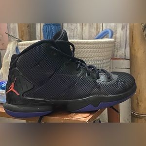 Nike Jordan Superfly Super Fly 4 76893-008 Size youth 3.5 excellent condition !